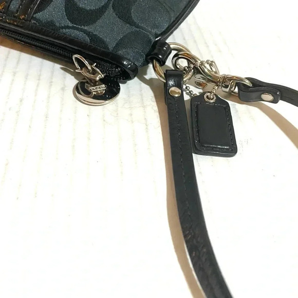 Coach CC signature print canvas wristlet bag - Picture 5 of 8